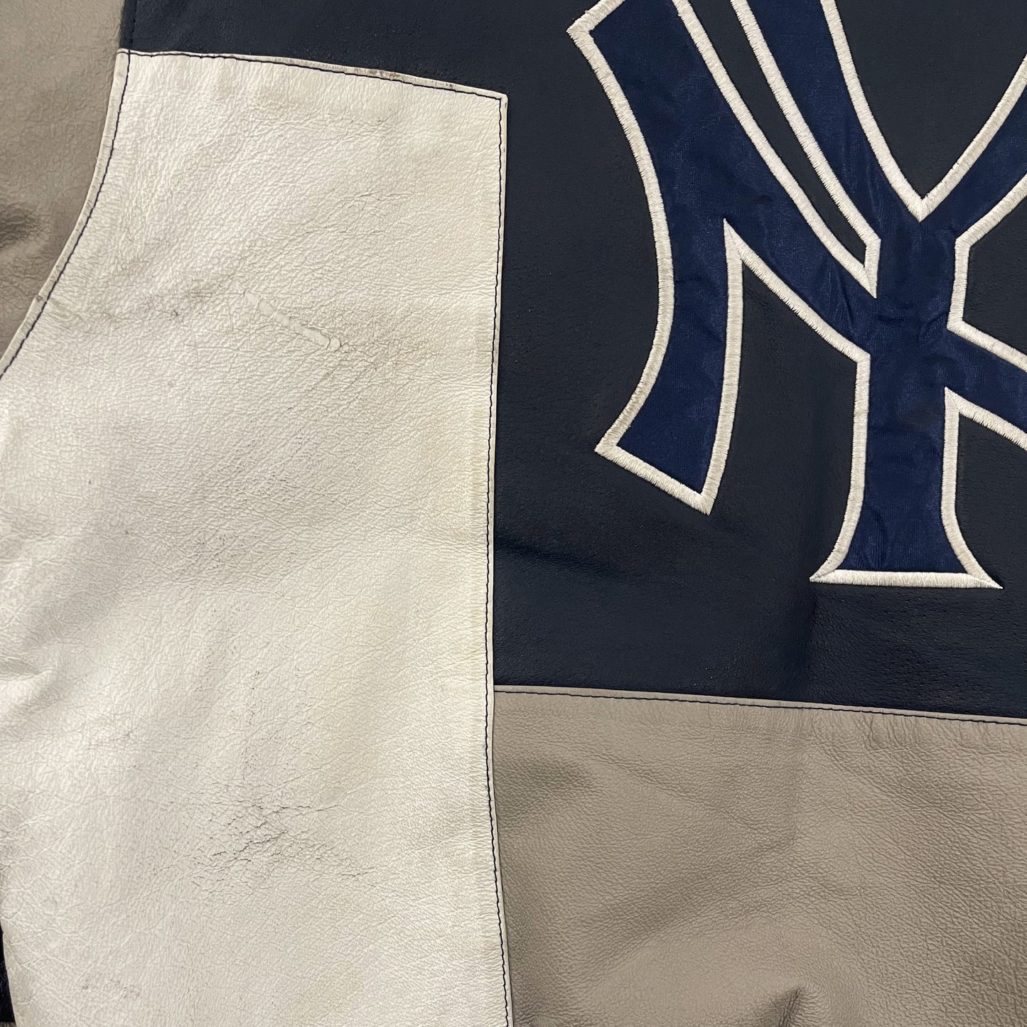 Pro Player New York Yankees Leather Jacket - L